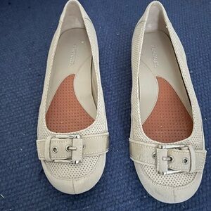 Aerosols Bone Suede flats